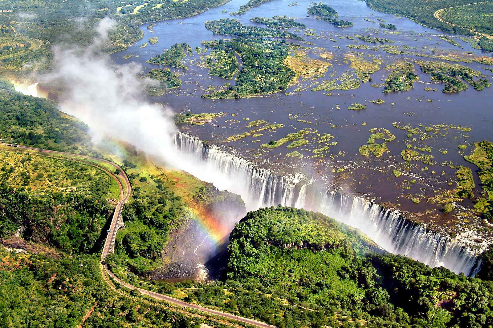 The Royal Livingstone: Viktoriafälle mit Victoria Falls Bridge The Royal Livingstone: Viktoriafälle mit Victoria Falls Bridge