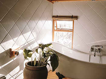 Ti Melen Boutique Guesthouse: Eine freistehende Badewanne