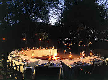 Sabi Sabi Selati Camp: Die Boma bei Nacht Sabi Sabi Selati Camp: Die Boma bei Nacht