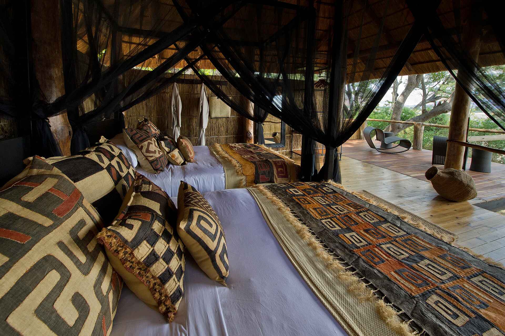 Bushcamp Company, Chamilandu Bushcamp, Game Drive, Lagune, Luangwa River, Luangwa-Tal, South Luangwa National Park, Walking Safari, Doppelbett, Gästechalet, Gästezelt, Moskitonetz, Private Veranda, Terrasse, Afrikarma, Afrikarma Safaris, Afrikarma.de, Andy Hogg, Paul Allen