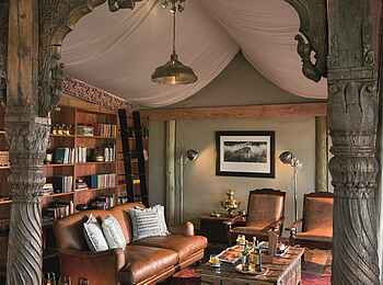 Duba Plains Camp: Bibliothek