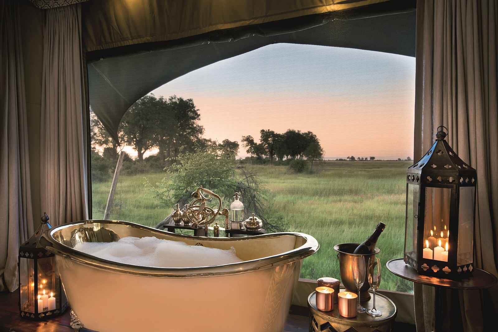 Duba Plains Camp: Gästebad Duba Plains Camp: Gästebad
