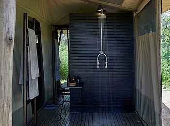 Legendary Songa Migrational Camp: Die Dusche