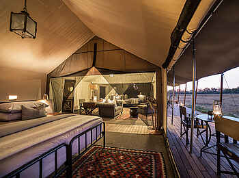 Little Machaba Camp: Luxury Family Tent Blick hinein