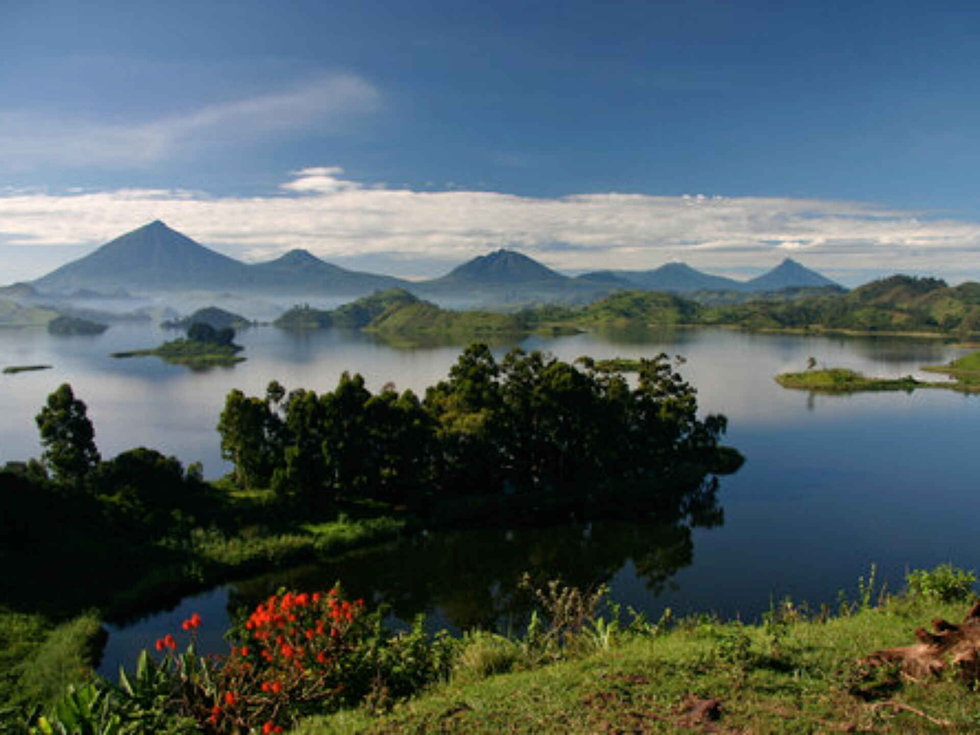 Mutanda Lake Resort: Blick auf den See