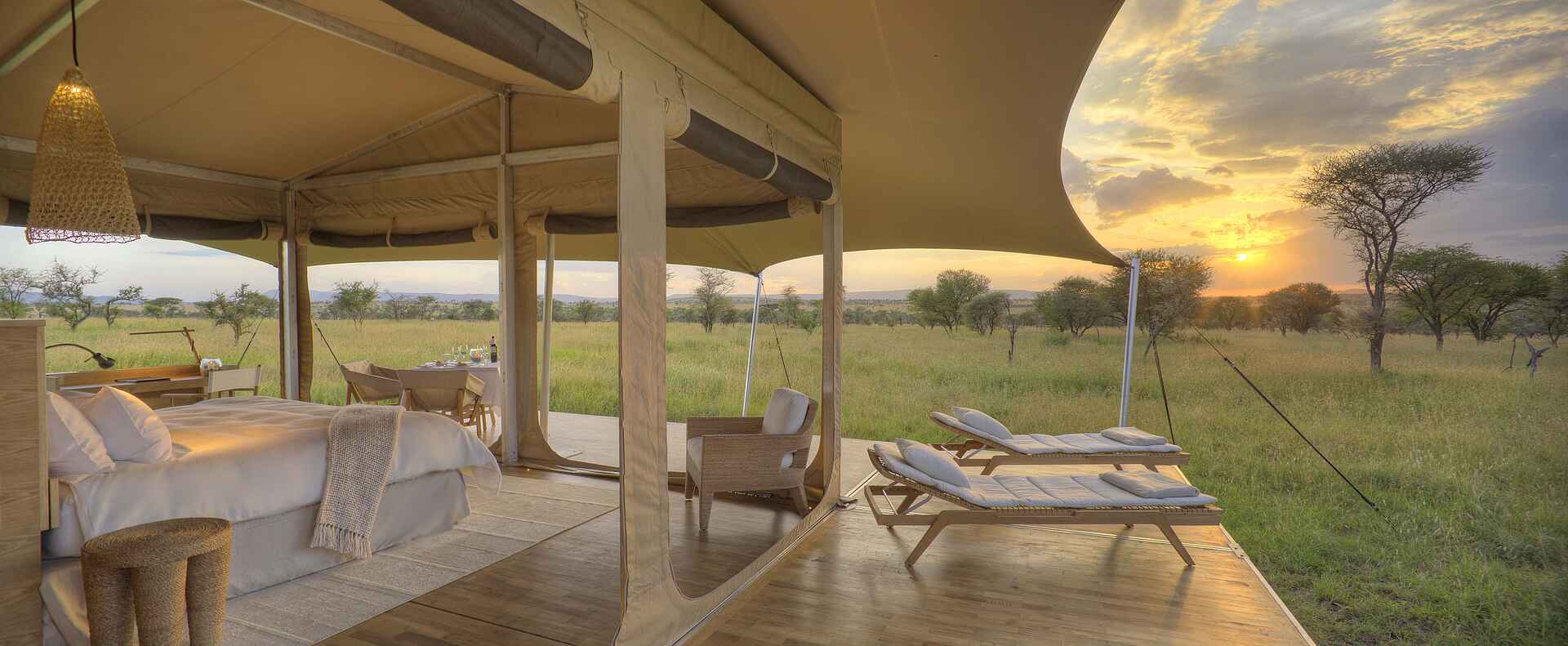 Roving Bushtops Camp: Ausblick vom Zelt bushtops camps, roving bushtops camp, serengeti nationalpark, tansania, ausblick, afrikarma, afrikarma safaris, afrikarma safaris - wildnis. hautnah., afrikarma.de