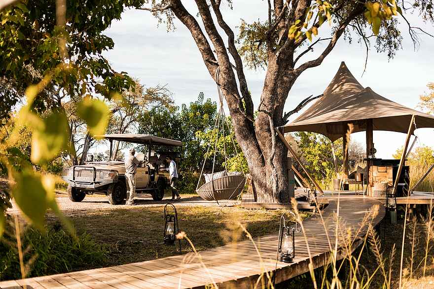 Tuludi Camp: Am Eingangsbereich Tuludi Camp: Am Eingangsbereich