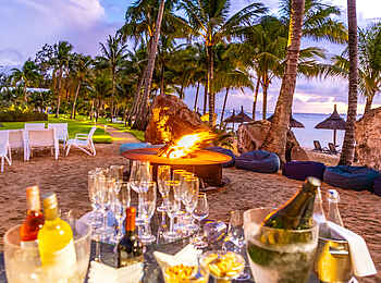 Victoria Beachcomber Resort and Spa: Feuerstelle Victoria Beachcomber Resort and Spa: Feuerstelle