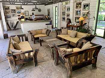 Mt. Meru Game Lodge: Lounge und Rezeption