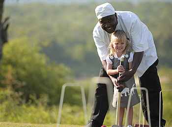 &Beyond Kirkman's Camp: Spaßige Kinderbetreuung &Beyond Kirkman's Camp: Spaßige Kinderbetreuung