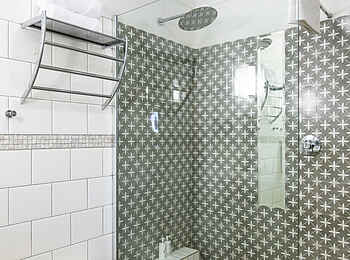 Boutique Hotel Heinitzburg: Dusche