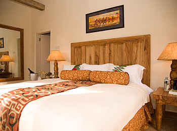 Clouds Mountain Gorilla Lodge: Doppelbett