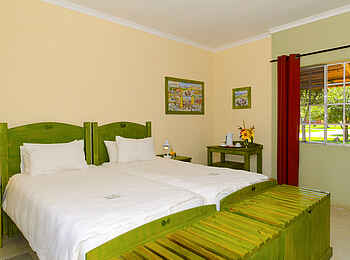 Damara Mopane Lodge: Doppelbett Damara Mopane Lodge: Doppelbett