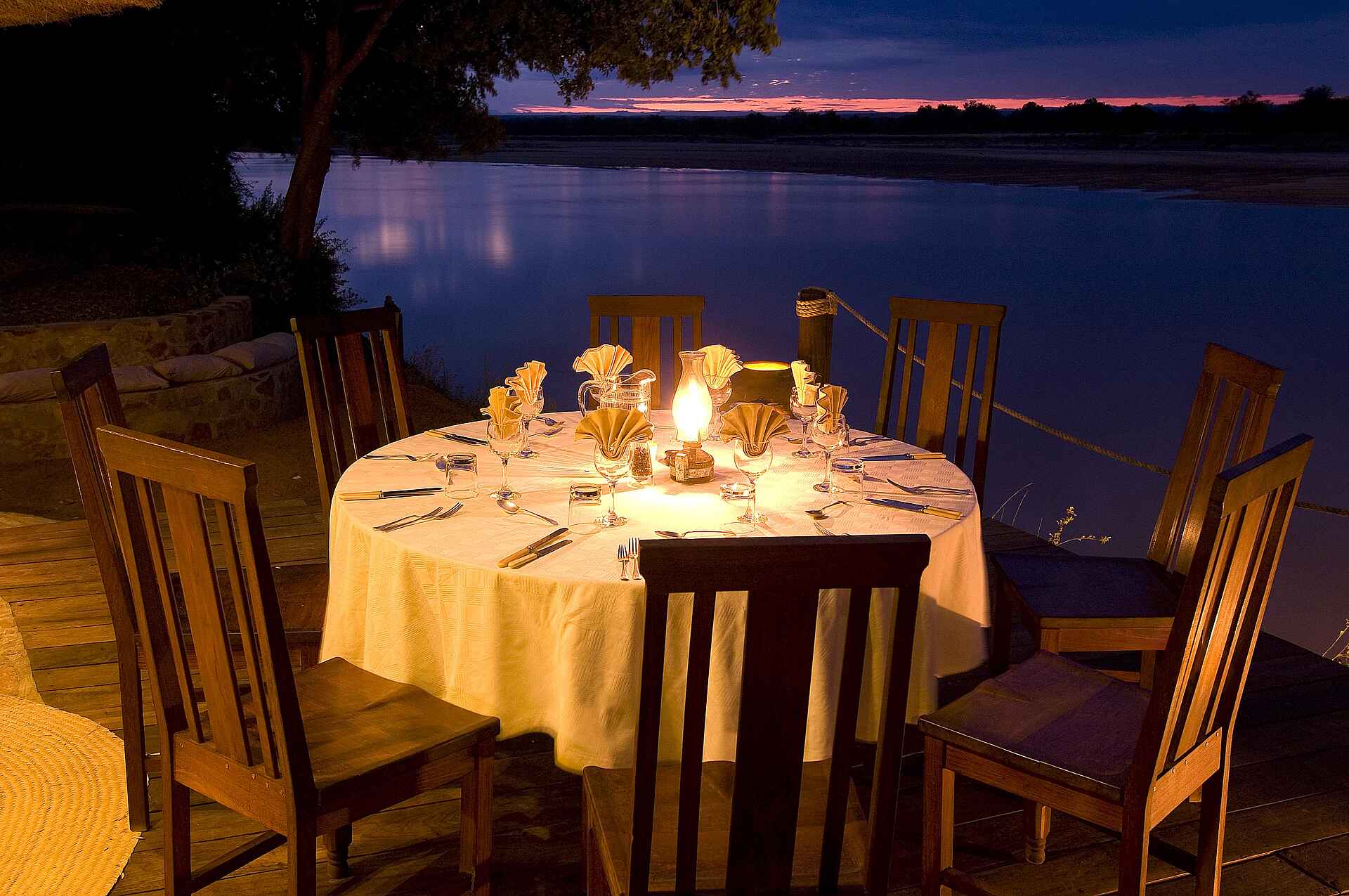 Luangwa, Luangwa River, Luangwa-Tal, Nkwali Camp, South Luangwa National Park, Abendessen, Dinner, Kerzenschein, Robin Pope, SLNP