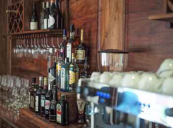 No. 5 Boutique Hotel: Bar No. 5 Boutique Hotel: Bar