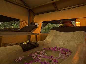 Rivertrees Country Inn: Massage-Hütte