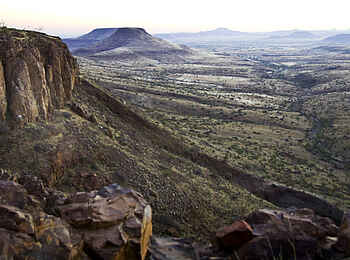 Etendeka Mountain Camp: Ruf der Natur Etendeka Mountain Camp: Ruf der Natur