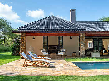 Hamerkop House by Lemala: Terrasse des Haupthauses Hamerkop House by Lemala: Terrasse des Haupthauses