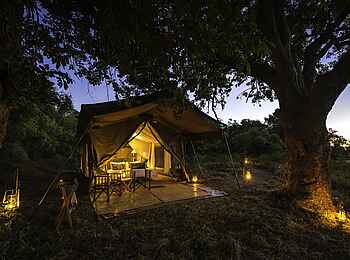 John's Camp: Erleuchtetes Gästezelt