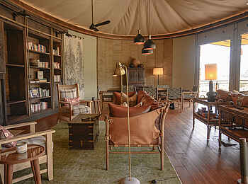 Madwaleni River Lodge: In der Bibliothek