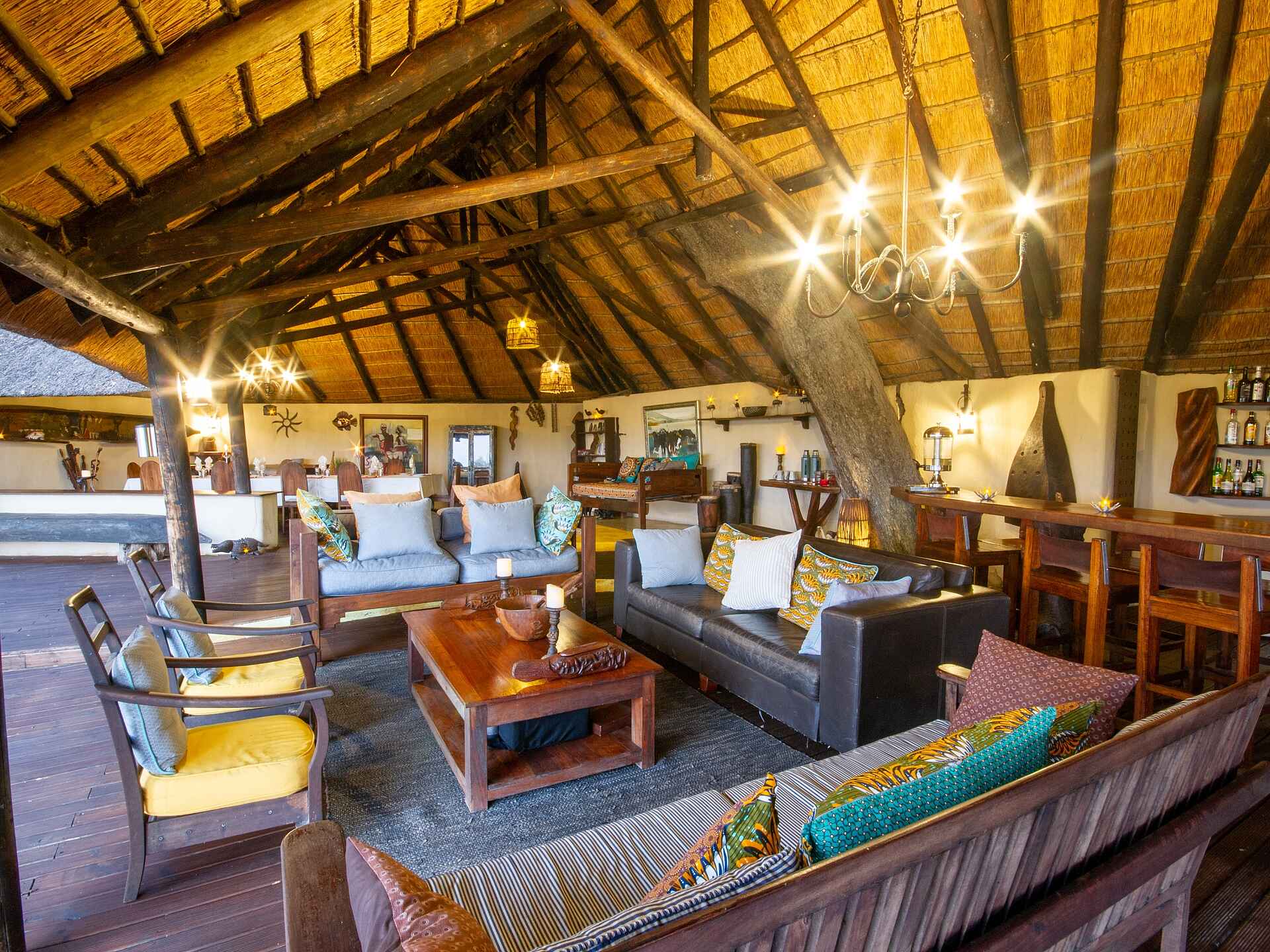 Nxamaseri Island Lodge: Lounge Nxamaseri Island Lodge: Lounge