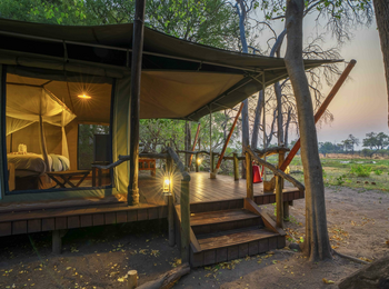 Saguni Safari Lodge: Luxury River Tent Terrasse Saguni Safari Lodge: Luxury River Tent Terrasse