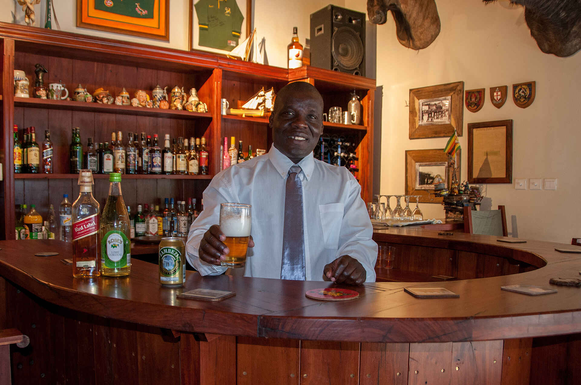 Bayete Guest Lodge, Bar, Ngwezi Taverne, Personal
