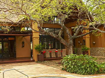 Thanda Villa iZulu: Pool vor dem Haupthaus Thanda Villa iZulu: Pool vor dem Haupthaus