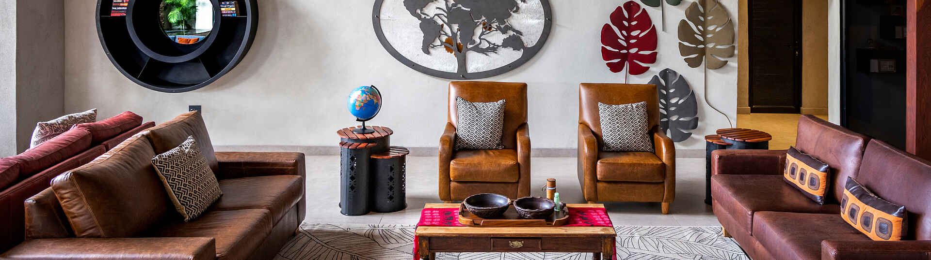 Chobe River Lodge: die Couches in der Lounge Chobe River Lodge: die Couches in der Lounge