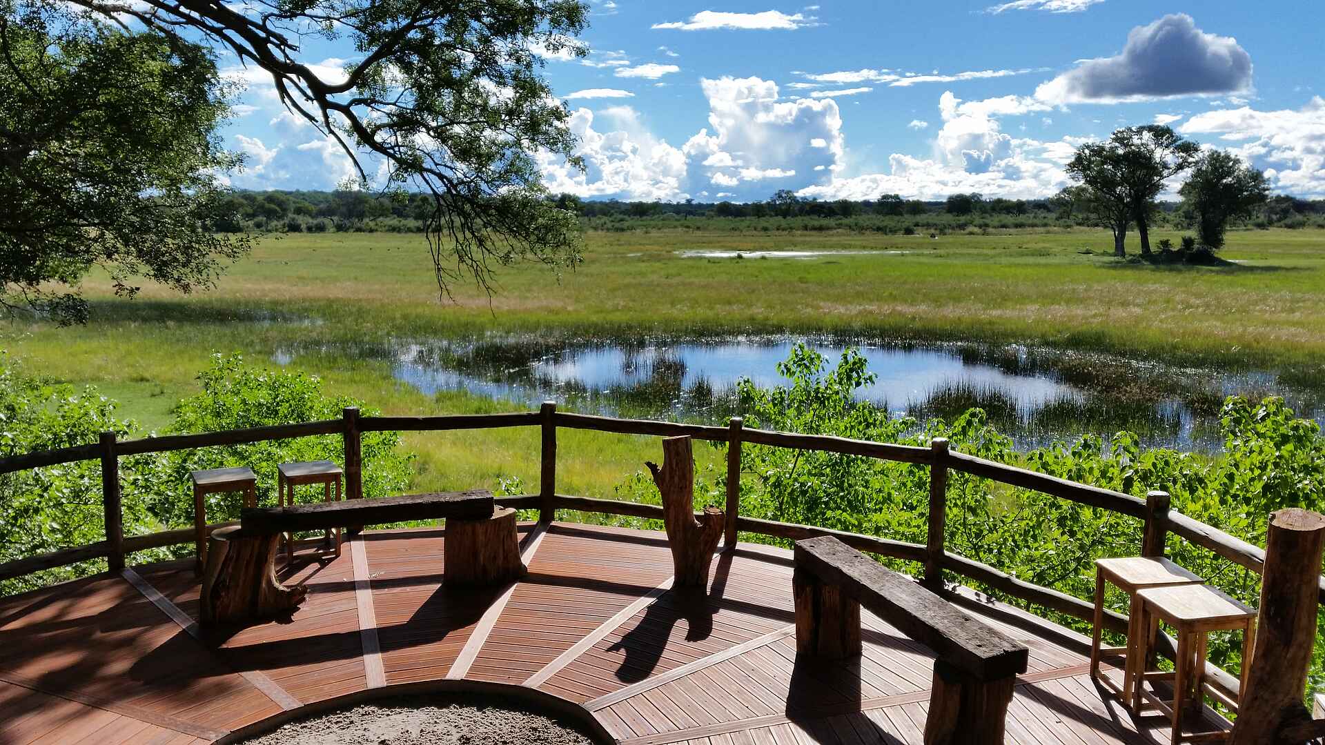 Nambwa Lodge: Blick auf das Wasserloch