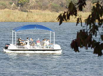 Ndhovu Safari Lodge: Ausflug auf dem Okavango Ndhovu Safari Lodge: Ausflug auf dem Okavango