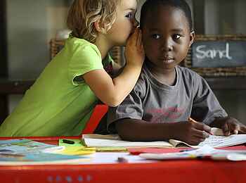 Phinda Mountain Lodge: Spielende Kinder Phinda Mountain Lodge: Spielende Kinder