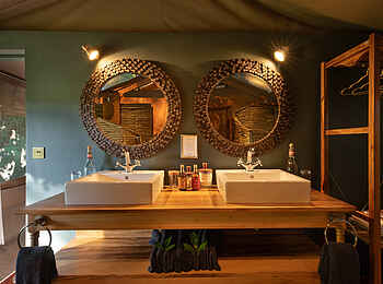 Rekero Camp: Guest Tent Bad