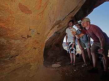 Rostock Ritz Desert Lodge: Felsmalereien Rostock Ritz Desert Lodge: Felsmalereien