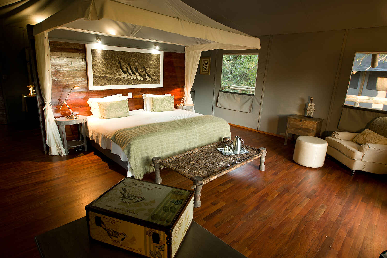 Chitabe Lediba: Blick auf das Doppelbett Chitabe Lediba: Blick auf das Doppelbett