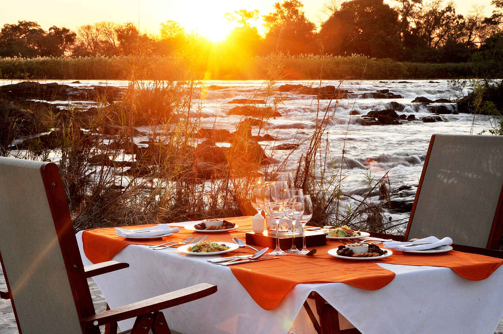 Divava Okavango Lodge and Spa: Insel-Dinner Divava Okavango Lodge and Spa: Insel-Dinner