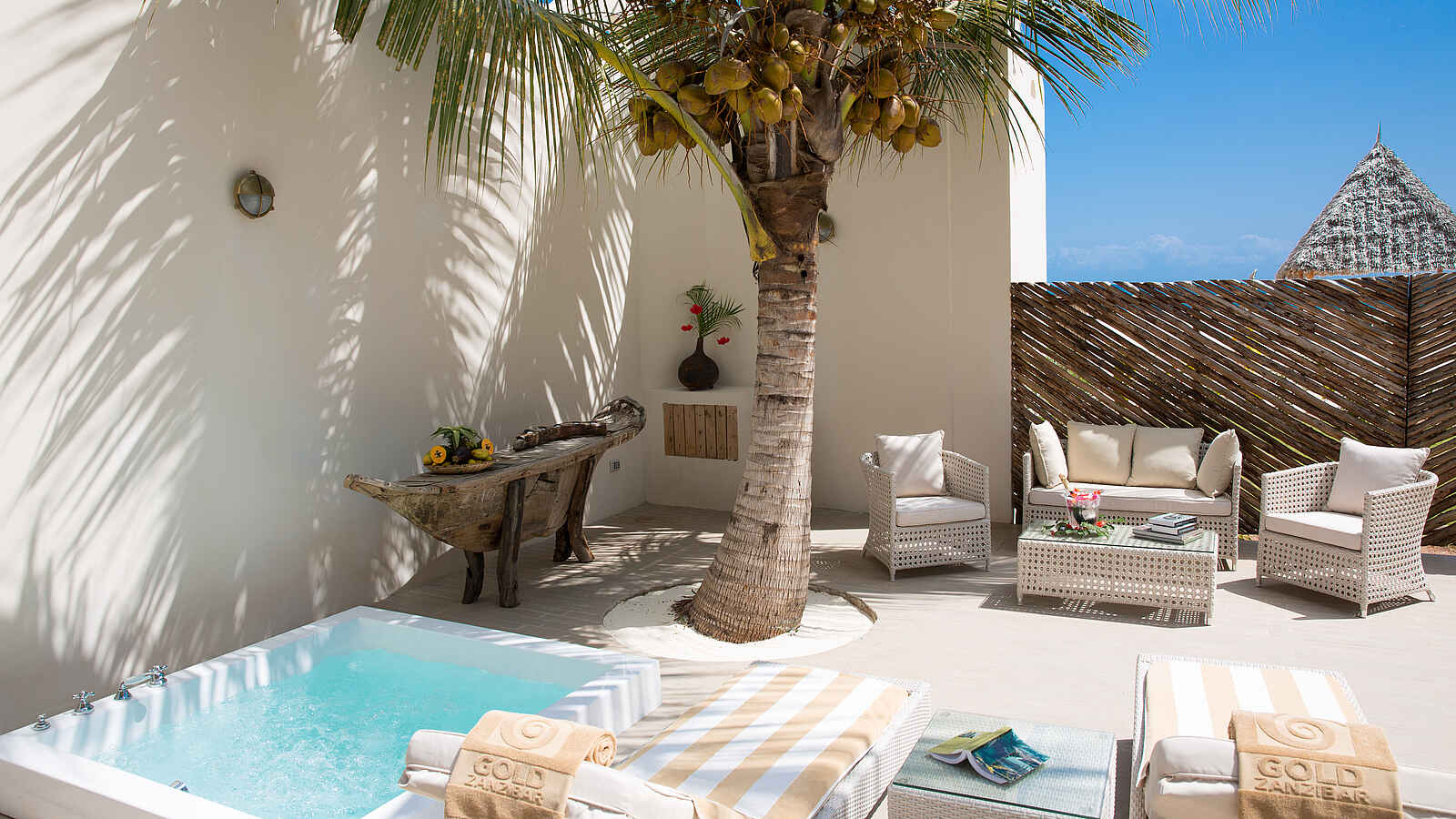 Gold Zanzibar Beach House & Spa: Die Luxury Villa mit Pool Gold Zanzibar Beach House & Spa: Die Luxury Villa mit Pool