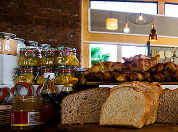 Kalahari Anib Lodge: Brotauswahl