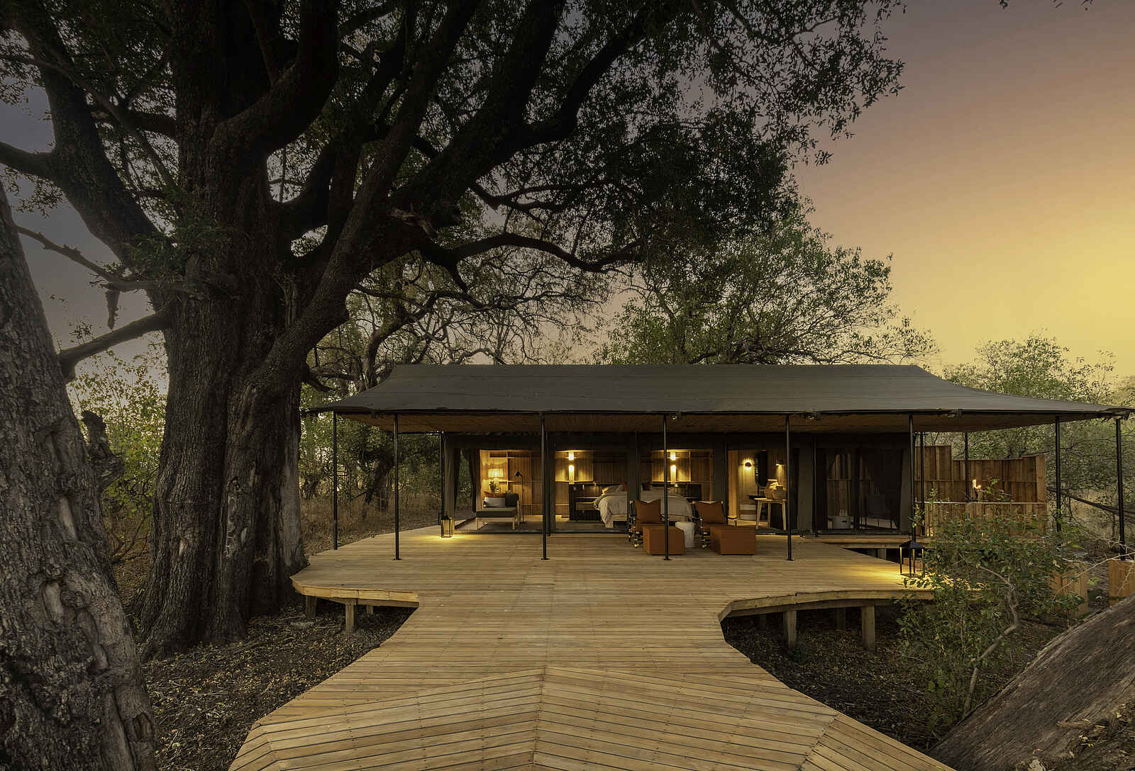 Kiri Camp: Blick auf ein Gästezelt Kiri Camp: Blick auf ein Gästezelt