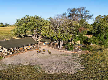 Monachira Camp: Blick auf den Zentralbereich Monachira Camp: Blick auf den Zentralbereich