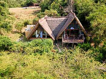 Nile Safari Lodge: Außenansicht der Deluxe Banda Nile Safari Lodge: Außenansicht der Deluxe Banda