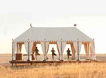 San Camp: Yogazelt