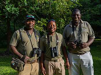 The River Farmhouse: Waterberry Lodge Guides