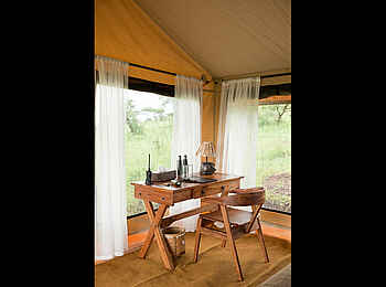 Kiota Camp: Kleiner Schreibtisch Kiota Camp: Kleiner Schreibtisch