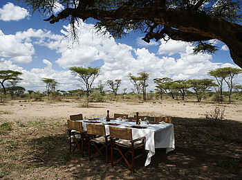 Olakira Migration Camp: Mittagessen auf dem Campgelände