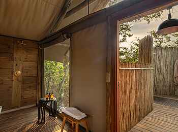 Sable Alley Camp: Honeymoonsuite Innen- und Außendusche
