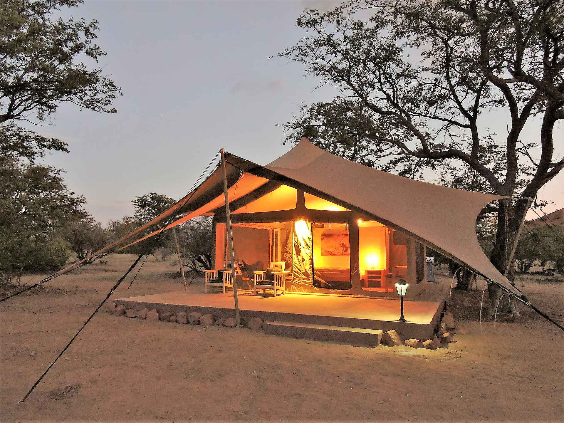 Malansrus Tented Camp: Ein Gästezelt von außen Malansrus Tented Camp: Ein Gästezelt von außen