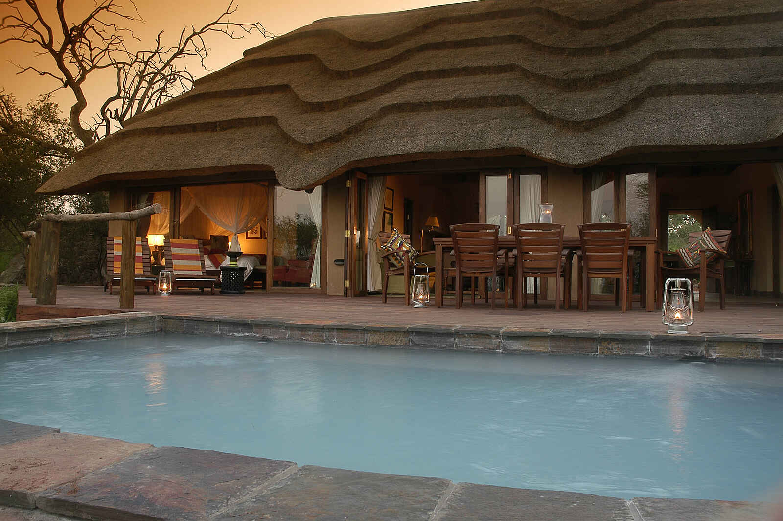 Motswiri Private Safari Lodge: Blick vom privaten Pool auf die Family Villa Motswiri Private Safari Lodge: Blick vom privaten Pool auf die Family Villa