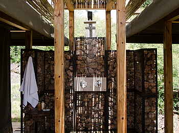Simbavati Hilltop Lodge: Freiluftdusche