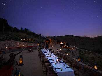 Borana Lodge: Ein Boma Dinner Borana Lodge: Ein Boma Dinner